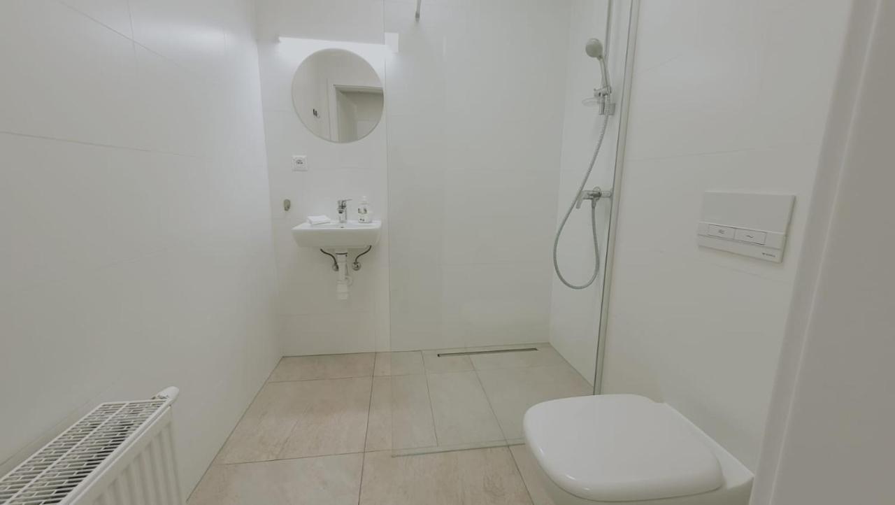 Aquamarina Prima - Pokoje Na Parterze Aparthotel Miedzyzdroje Exterior foto